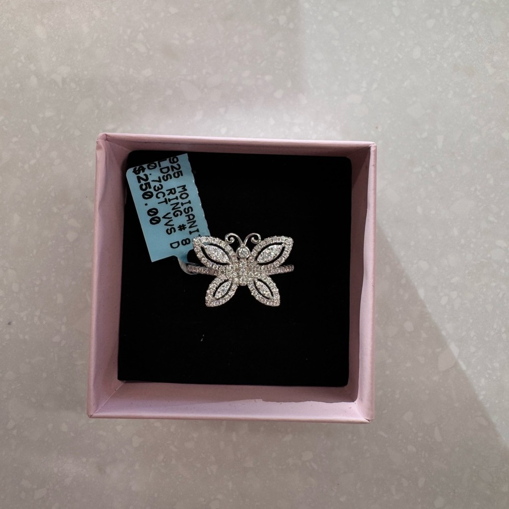 Elegant Silver Butterfly Ring